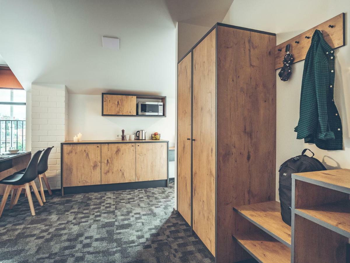 Self Check-In Hotel Railway Apartments Вильнюс Экстерьер фото