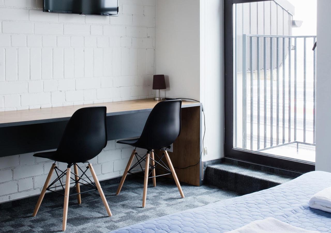 Self Check-In Hotel Railway Apartments Вильнюс Экстерьер фото